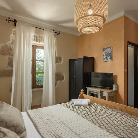 Villa Dalmatia | Luxury Stone With Pool & Tennis *