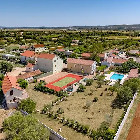 Villa Dalmatia | Luxury Stone Villa With Pool & Tennis